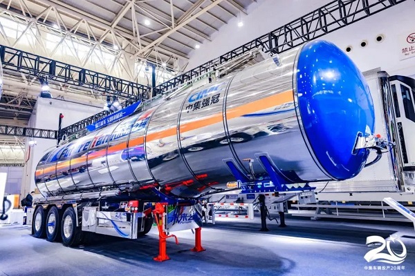 全新一代不銹鋼液罐車(chē)