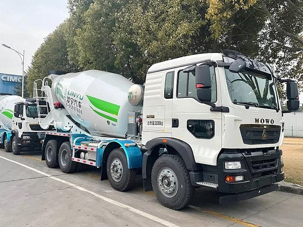 新年奮戰(zhàn)開門紅！凌宇攪拌車“火力全開”奔向天府之國