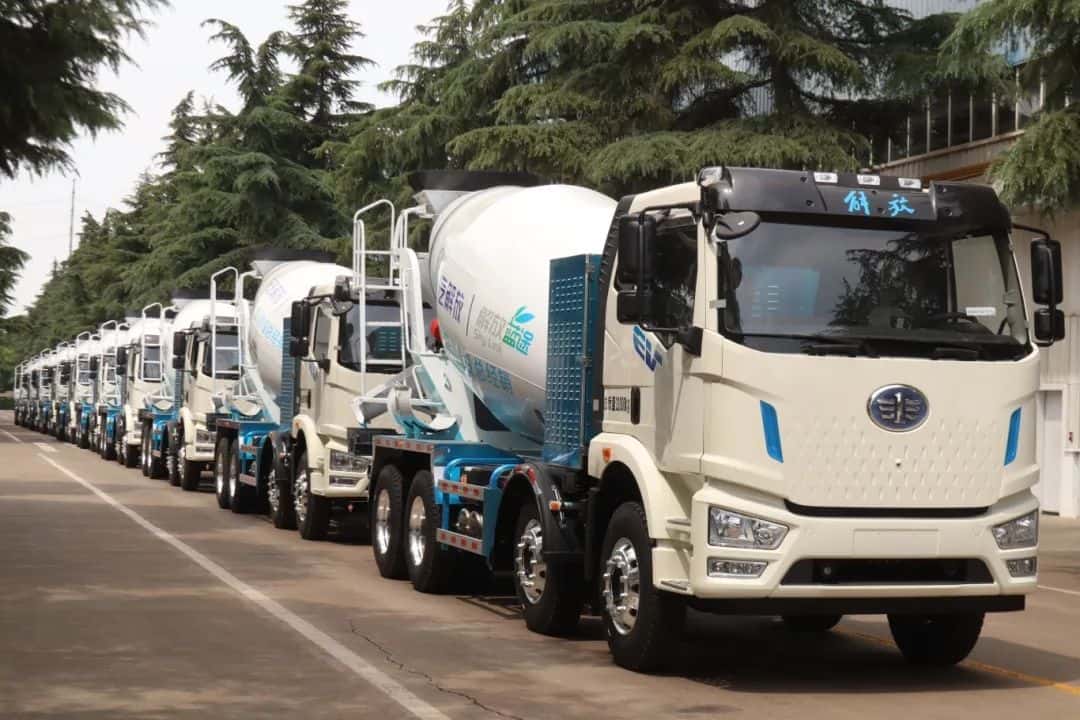 中集車輛新能源攪拌車，硬核助力西南地區(qū)重點(diǎn)工程建設(shè)