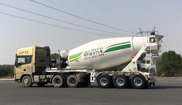 半掛混凝土攪拌車會(huì)是行業(yè)新風(fēng)口嗎？聽聽專家怎么說