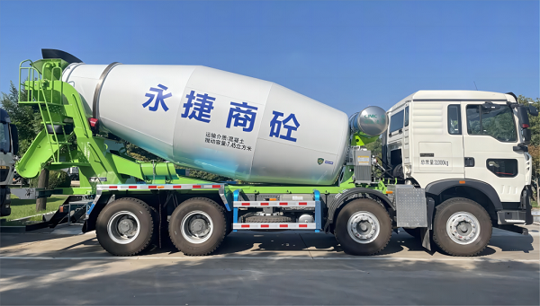 【發(fā)車新聞】重汽&凌宇攪拌車交付客戶！