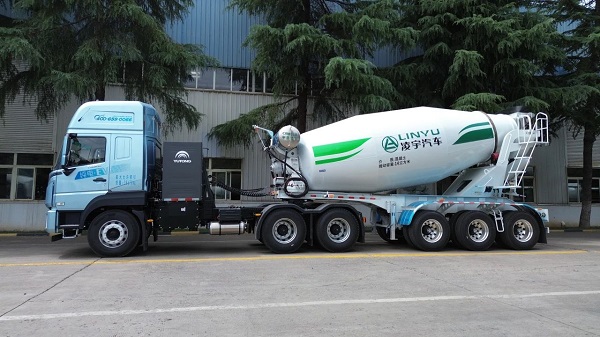 【發(fā)車新聞】燈與河川，夏日人間，凌宇新能源半掛攪拌車批量交付客戶！