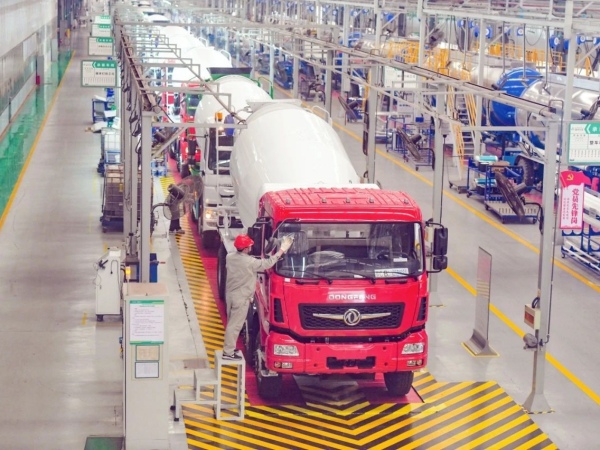 《洛陽(yáng)日?qǐng)?bào)》：中集凌宇全力趕訂單，年末生產(chǎn)忙