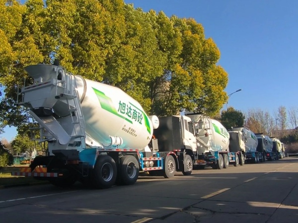 綠動(dòng)荊楚，駕馭未來(lái)——中集凌宇新能源攪拌車批量交付湖北，開啟綠色建設(shè)新篇章