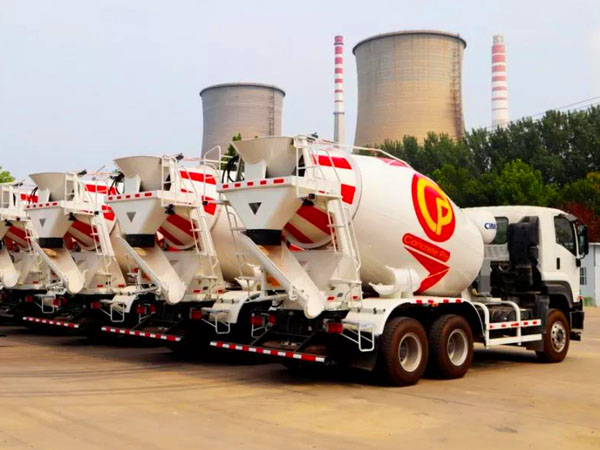 攪拌車銷售一手播報(bào)：又一批凌宇攪拌車揚(yáng)帆海外！